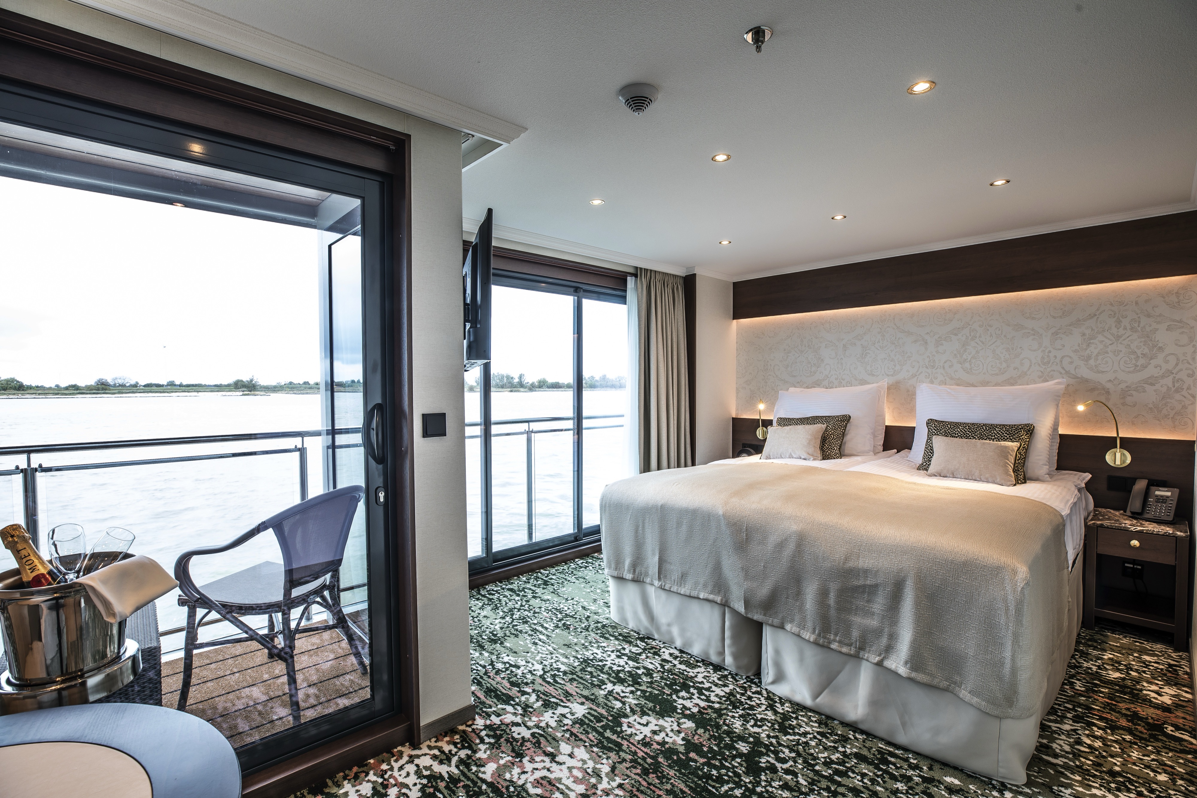 Deluxe Balcony Suites